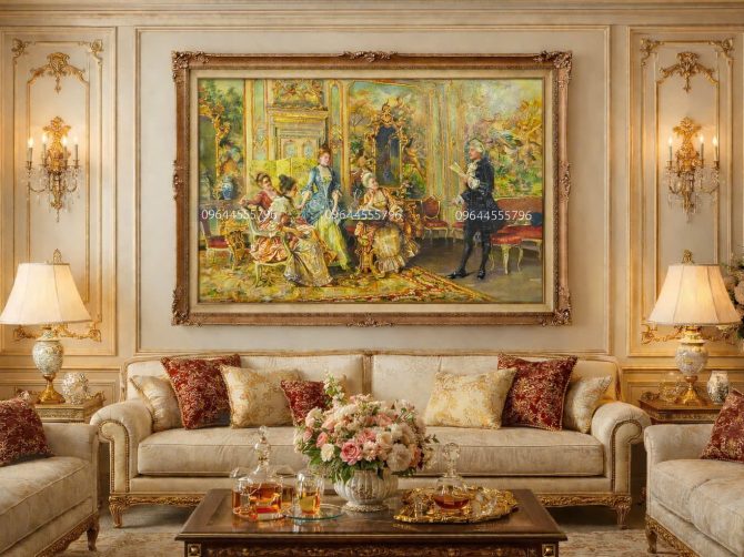 Phòng khách tân cổ điển sang trọng với tranh treo tường cổ điển lớn phía trên sofa màu be