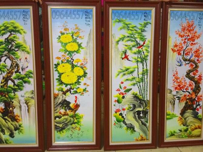 tranh tứ quý treo phòng khách